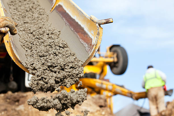 Best Concrete Walkway Installation  in East Renton Highlands, WA